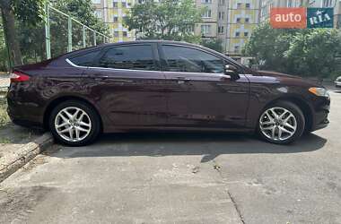 Седан Ford Fusion 2013 в 