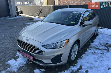 Седан Ford Fusion 2019 в Львові