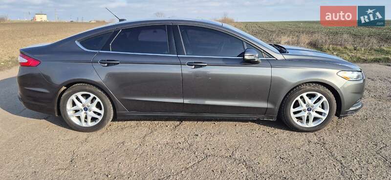 Седан Ford Fusion 2016 в Новій Дофінівці
