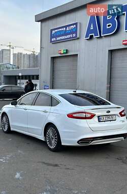 Седан Ford Fusion 2015 в Львові