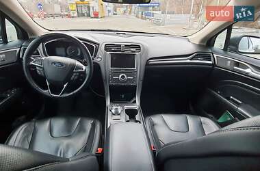 Седан Ford Fusion 2018 в 