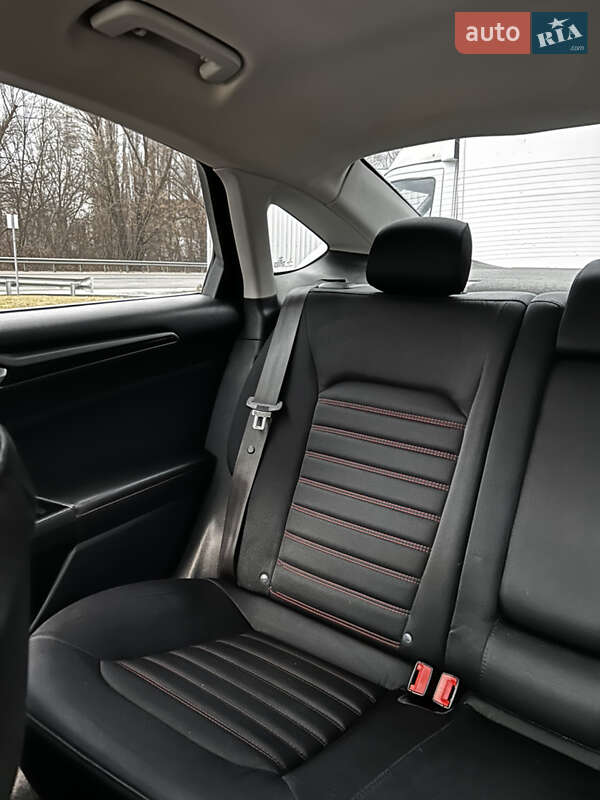 Седан Ford Fusion 2012 в Обухове