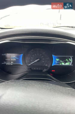 Седан Ford Fusion 2019 в 