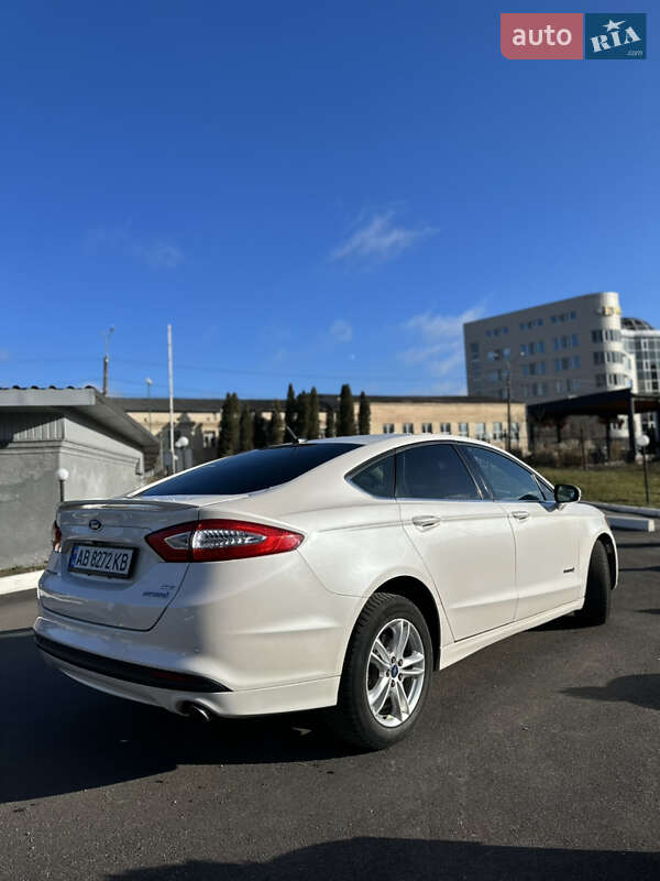 Седан Ford Fusion 2015 в Виннице