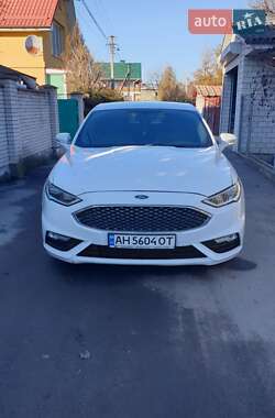 Седан Ford Fusion 2016 в Гнівані