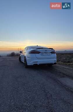 Седан Ford Fusion 2019 в 
