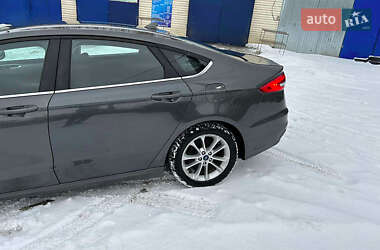 Седан Ford Fusion 2018 в 