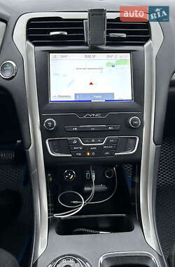 Седан Ford Fusion 2018 в 