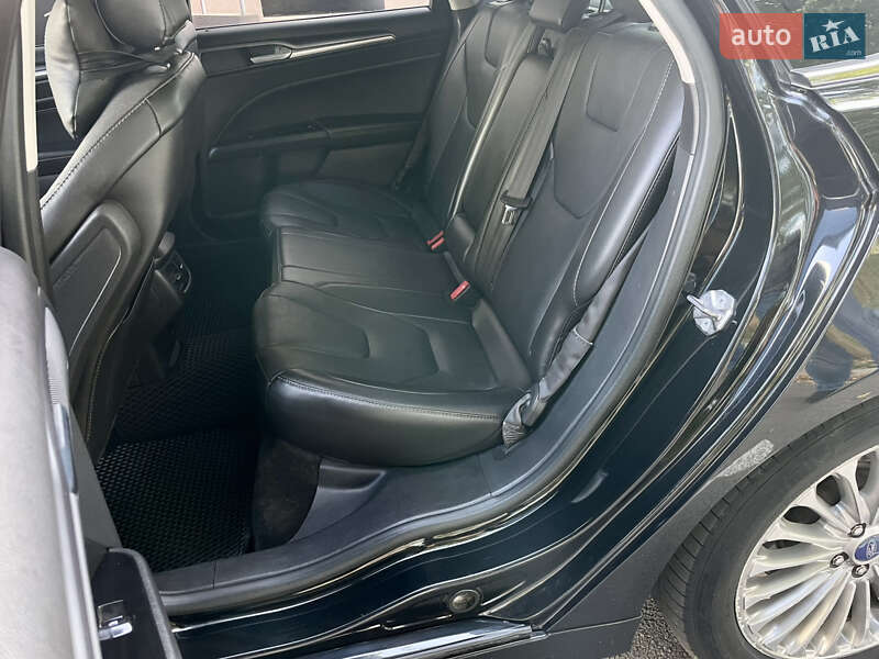 Седан Ford Fusion 2015 в Виннице