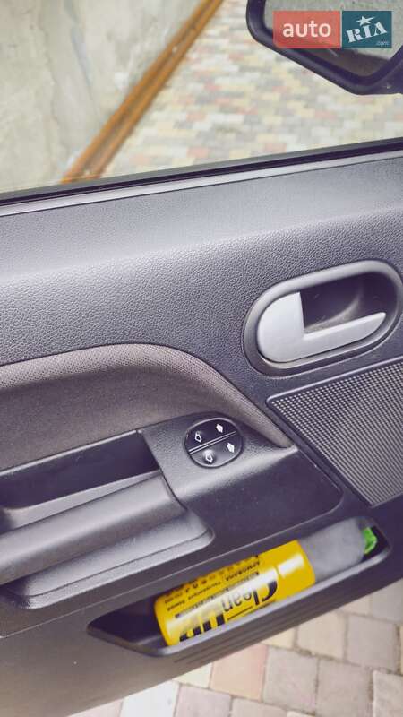 Хэтчбек Ford Fusion 2008 в Павлограде