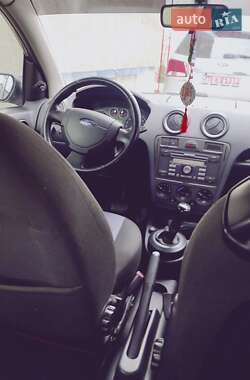 Хэтчбек Ford Fusion 2008 в 