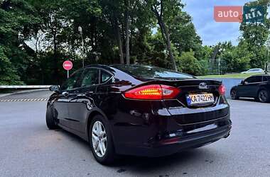 Седан Ford Fusion 2015 в Львові