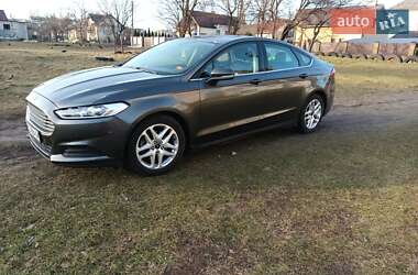 Седан Ford Fusion 2014 в Львове