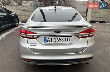 Седан Ford Fusion 2016 в 