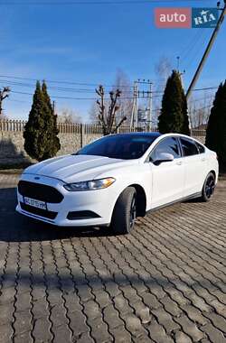 Седан Ford Fusion 2013 в Львові