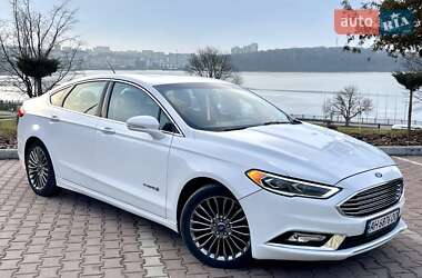 Седан Ford Fusion 2016 в 