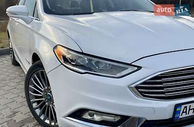 Седан Ford Fusion 2016 в 