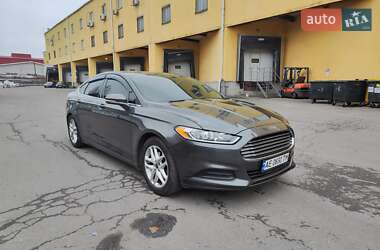 Седан Ford Fusion 2015 в 