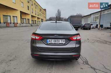 Седан Ford Fusion 2015 в 