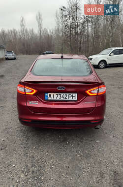 Седан Ford Fusion 2015 в 