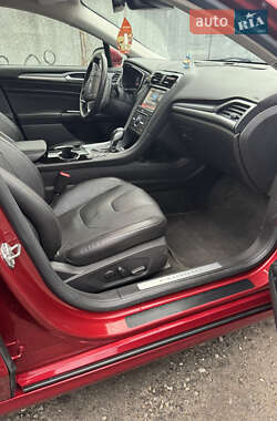 Седан Ford Fusion 2015 в 
