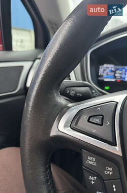 Седан Ford Fusion 2015 в 