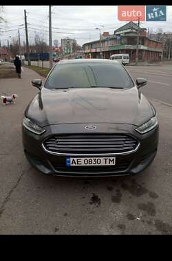 Седан Ford Fusion 2015 в 