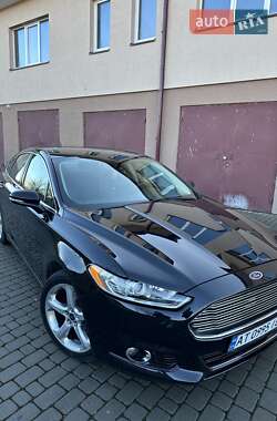 Седан Ford Fusion 2015 в 