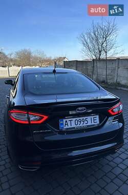 Седан Ford Fusion 2015 в 