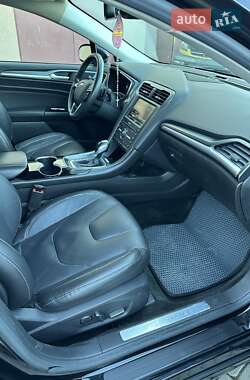 Седан Ford Fusion 2015 в 