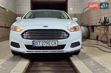Седан Ford Fusion 2014 в 