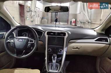 Седан Ford Fusion 2014 в 