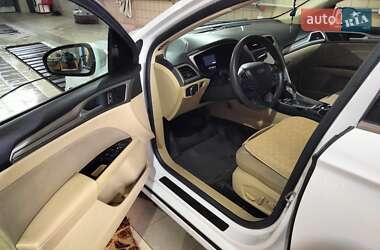 Седан Ford Fusion 2014 в 