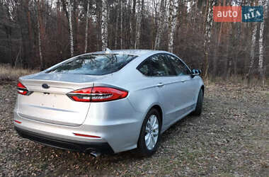 Седан Ford Fusion 2018 в Тернополі