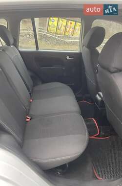Хэтчбек Ford Fusion 2011 в 