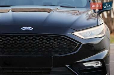 Седан Ford Fusion 2017 в 