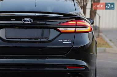 Седан Ford Fusion 2017 в 