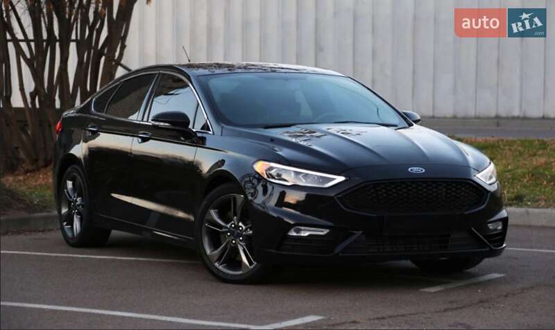 Седан Ford Fusion 2017 в 