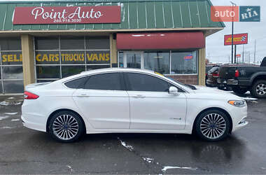 Седан Ford Fusion 2017 в 