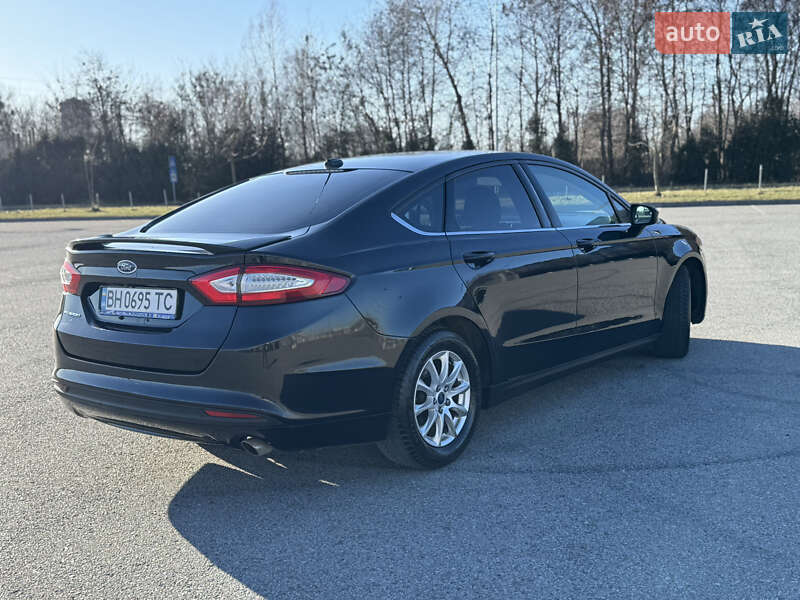 Седан Ford Fusion 2016 в Львові