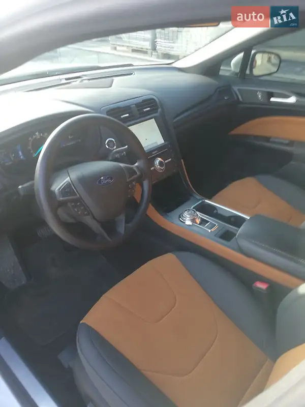 Ford Fusion 2019