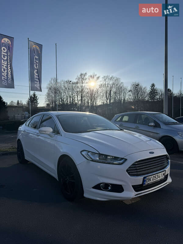 Седан Ford Fusion 2014 в 