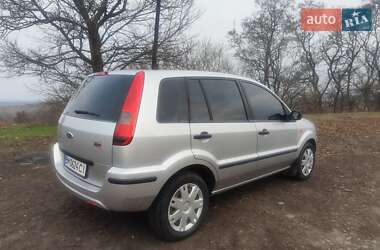 Хэтчбек Ford Fusion 2004 в 