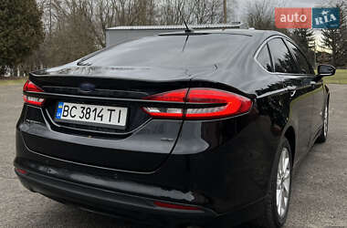 Седан Ford Fusion 2017 в Бурштині