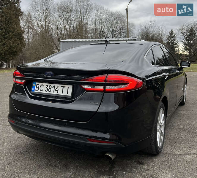 Седан Ford Fusion 2017 в 