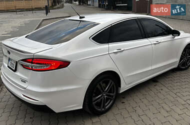 Седан Ford Fusion 2020 в 