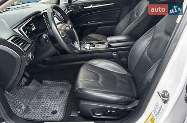 Седан Ford Fusion 2020 в 