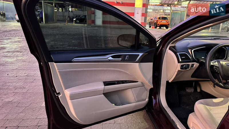 Седан Ford Fusion 2016 в Тернополі