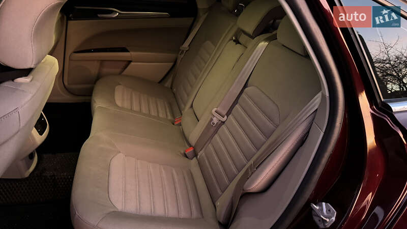 Седан Ford Fusion 2016 в Тернополі