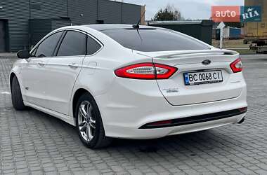 Седан Ford Fusion 2015 в 